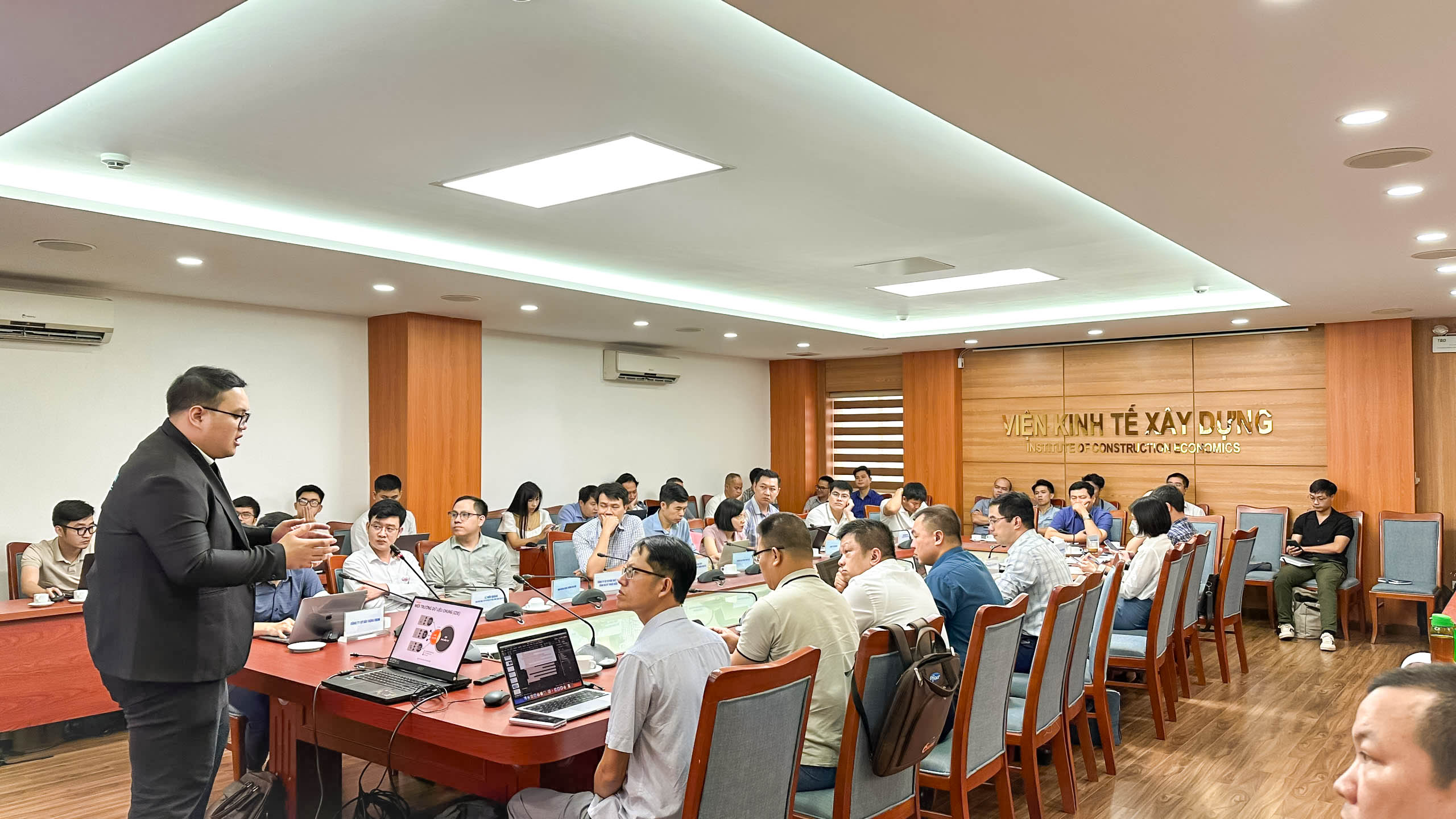 Vilai Viet has cooperated with the Institute of Construction Economics in training BIM since 2021.